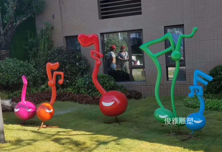 安徽省蚌埠市龍湖嘉園小區玻璃鋼雕塑